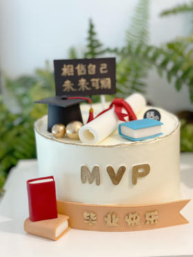 毕业季，奶油蛋糕搭配翻糖装饰，提前48小时以上预定