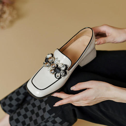 低跟牛皮休闲水钻，小皮鞋英伦风粗跟女鞋 PS1013 商品图5