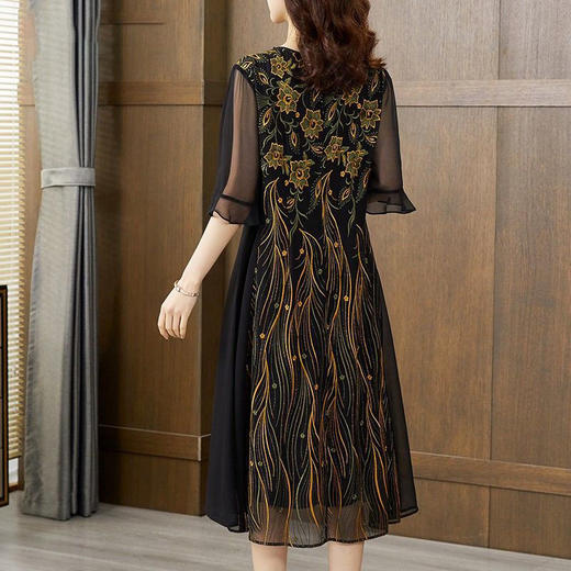 DP2029 杭州真丝连衣裙女2022夏季新款高端桑蚕丝中年妈妈绣花裙子 商品图5