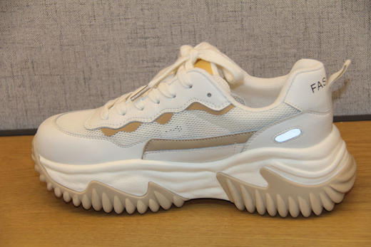 豪行2022年夏季新款22247091系带平跟中跟运动休闲鞋网面透气女鞋 专柜正品 商品图2