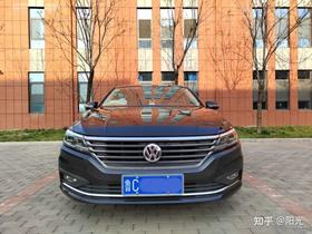 给爱车清洗内饰