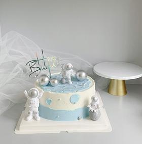 宇航员放飞梦想 一鲜奶动物奶油蛋糕