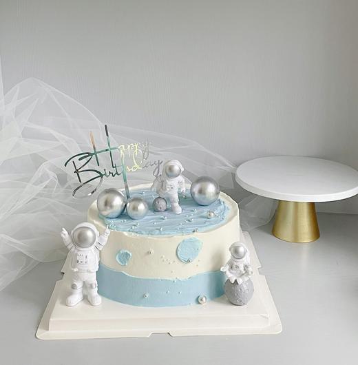 宇航员放飞梦想 一鲜奶动物奶油蛋糕 商品图0