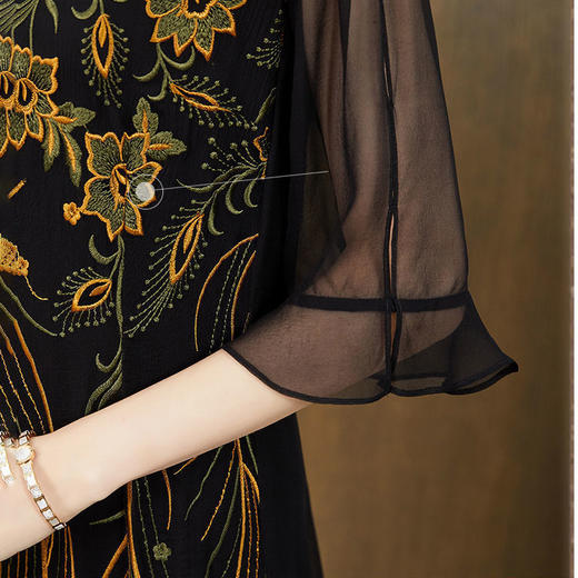 DP2029 杭州真丝连衣裙女2022夏季新款高端桑蚕丝中年妈妈绣花裙子 商品图6