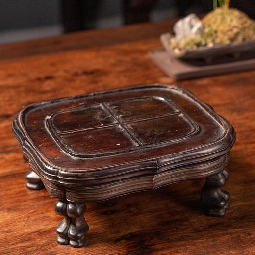 清中期 红木四足花口器座 商品图1