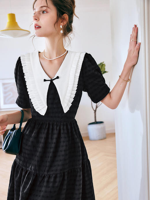 欧芮儿OLrain法式黑色赫本风连衣裙女夏季2022新款收腰娃娃领裙 商品图1