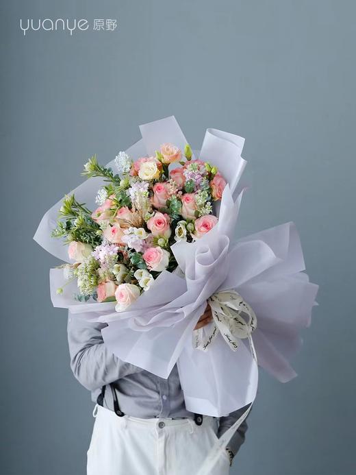 粉玫瑰桔梗混搭花束 商品图0