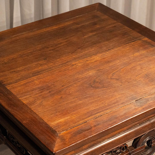 清中期 红木拱璧纹八仙桌 商品图2