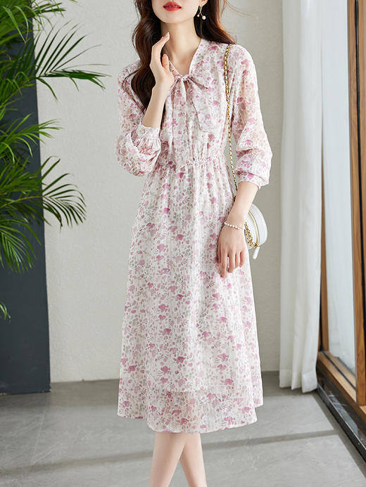【专属特价】熙世界薄雾玫瑰碎花连衣裙女长袖秋新款浪漫飘带V领收腰雪纺裙子 商品图3