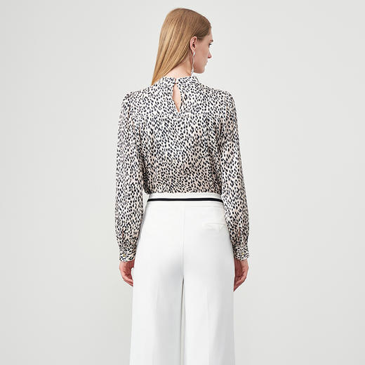 EITIE爱特爱秋冬新款修身显瘦百搭印花立领衬衣上衣小上衣6713410 商品图4