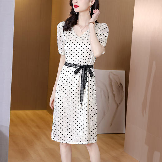 AHM yjr1869缎面时尚v领泡泡短袖波点印花a字裙 商品图1