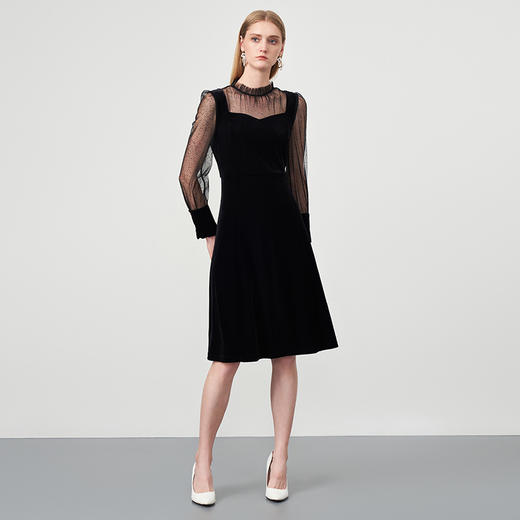 EITIE爱特爱秋款舒适简约镂空花边修身a字裙连衣6707435 商品图3