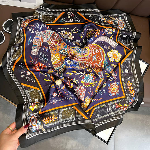 时尚优雅真丝丝巾小方巾，高档送礼桑蚕丝丝巾，春秋小领巾配西装ZTWJC-18152 商品图7