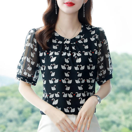 MZ803592  夏季设计感小众休闲宽松百搭减龄白天鹅印花蕾丝拼接2022新款上衣 商品图0