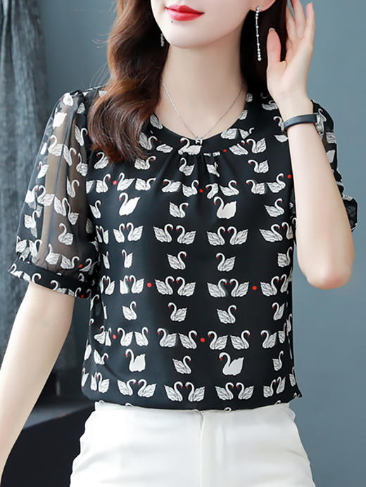 MZ803592  夏季设计感小众休闲宽松百搭减龄白天鹅印花蕾丝拼接2022新款上衣 商品图3