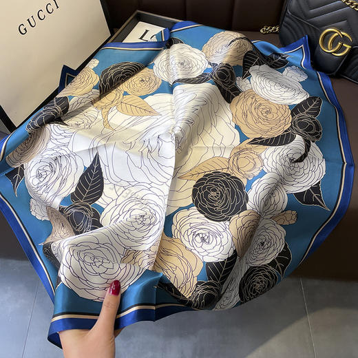 时尚优雅真丝丝巾小方巾，高档送礼桑蚕丝丝巾，春秋小领巾配西装ZTWJC-18152 商品图5