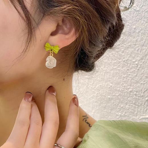 JU-A3198韩国小清新绿色蝴蝶结耳钉仙气花朵耳环甜酷风耳饰新款夏款耳环女 商品图2