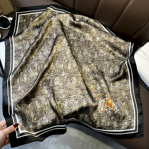 时尚优雅真丝丝巾小方巾，高档送礼桑蚕丝丝巾，春秋小领巾配西装ZTWJC-18152 商品图6