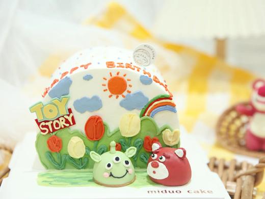 卡通主题款 Toy Story玩具总动员草莓熊 三眼仔 手绘 半圆 男孩女孩造型蛋糕 商品图0