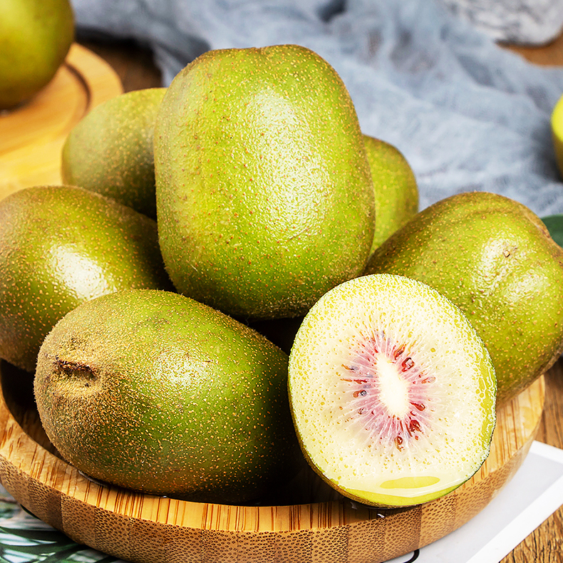 新鲜现摘红心猕猴桃，香甜可口，味美多汁，大家每年都超爱的一款无毛猕猴桃