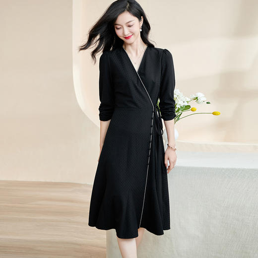 剩S 米思阳2024秋季新款通勤休闲黑色提花连衣裙宽松系带中长裙2142 商品图0