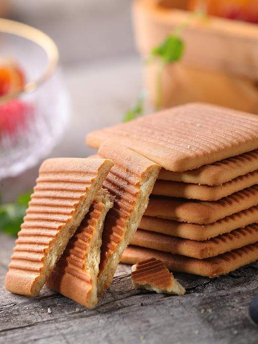 【中欧班列精选】俄罗斯进口饼干 小刺猬早餐饼奶香浓郁香酥可口休闲零食原装380克 正品保证 商品图6