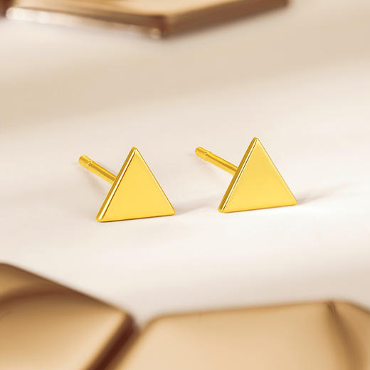 周六福5G黄金耳饰女3代无极金系列时髦金计价足金三角耳钉金饰 商品图4