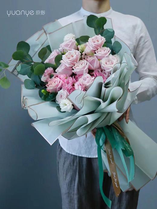 粉玫瑰桔梗混搭花束 商品图0