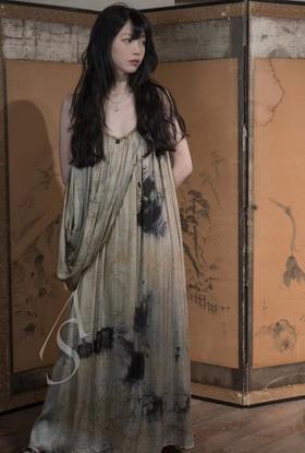 Mutedance 植物染垂褶拼接吊带连衣裙