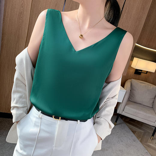 QHJY-JYD04新款无袖冰丝宽松外穿内搭坎肩上衣宽带前后V领纯色吊带背心女 商品图3