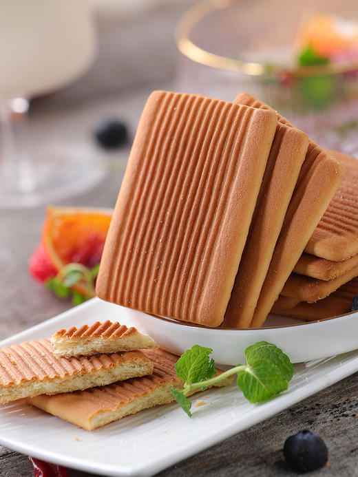 【中欧班列精选】俄罗斯进口饼干 小刺猬早餐饼奶香浓郁香酥可口休闲零食原装380克 正品保证 商品图4