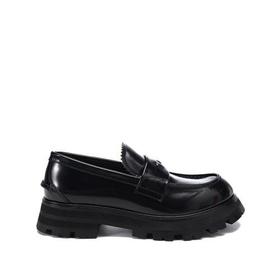 Alexander McQueen/亚历山大麦昆【22春夏新款】男士皮革徽标装饰厚底乐福鞋皮鞋 683571 WHZ85