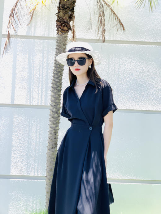 【百图lulu定制】【风骨连衣裙】V领收腰连衣裙 商品图0