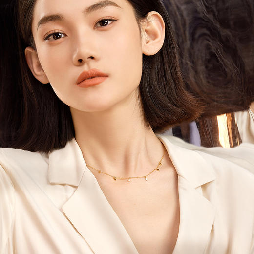 周六福5G黄金星芒项链女3代无极金系列时髦金计价足金锁骨链颈饰 商品图3