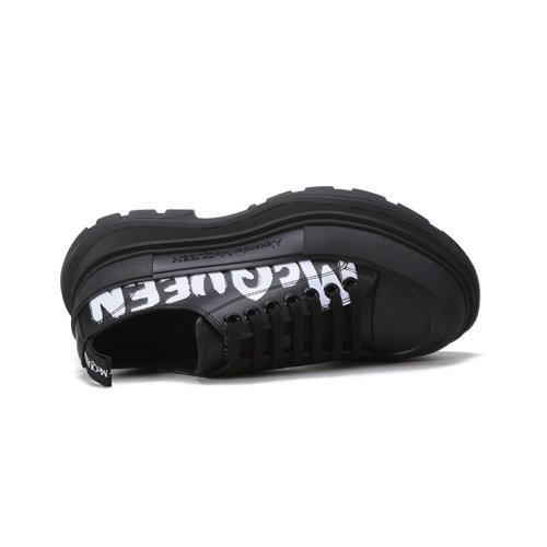 Alexander McQueen/亚历山大麦昆【22春夏新款】男士Tread Slick系列牛皮革/橡胶系带厚底休闲鞋涂鸦标志 682423 WIABD 商品图3