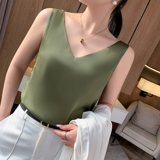 QHJY-JYD04新款无袖冰丝宽松外穿内搭坎肩上衣宽带前后V领纯色吊带背心女 商品图2