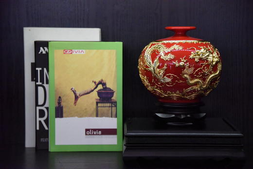 中华老字号蔡氏漆线雕6英寸龙凤呈祥圆瓶（红釉） 商品图0