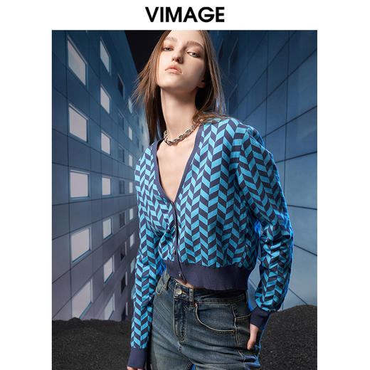 VIMAGE纬漫纪秋季新款时尚百搭V领针织衫女上衣V1801403 商品图3