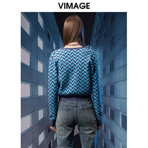 VIMAGE纬漫纪秋季新款时尚百搭V领针织衫女上衣V1801403 商品图4