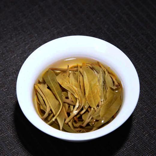 【限时优惠】今天下单送班章金芽！2017年名山古树茶 老班章普洱生茶357g  商品图5