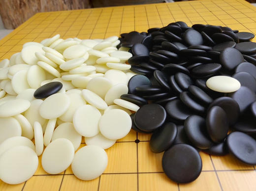 新榧棋罐原木色纯手工打蜡，加A中5号老云子单面凸。 商品图4