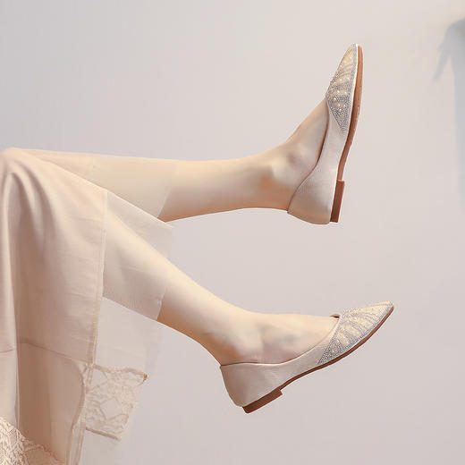 PARDORY   新款透气女鞋 蝴蝶结尖头蛋卷鞋&巴洛克风单鞋&飞织镂空拖鞋&飞织宽面拖鞋，干净，利落，优雅，只一眼，便是浓郁女人味 商品图0