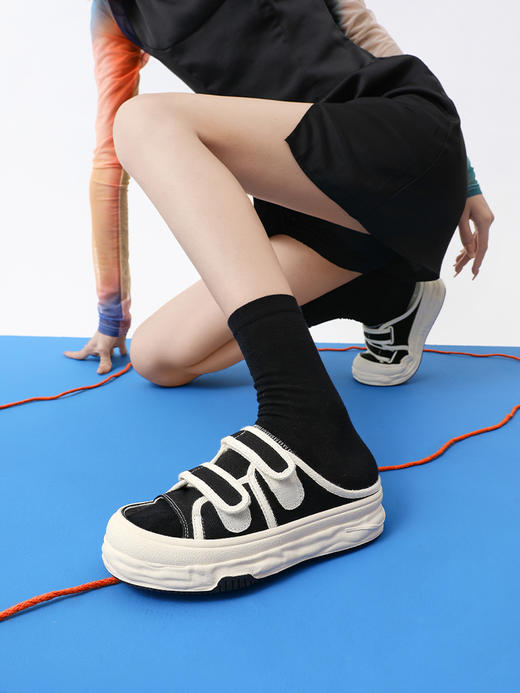 骆驼2025年柔软舒适日系复古菱格透气中筒袜女士 RP22256860 商品图2