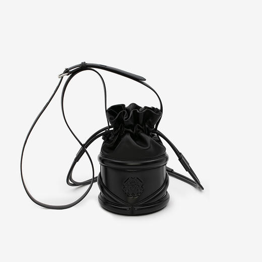 ALEXANDER MCQUEEN 亚历山大麦昆 女士小牛皮 Soft Curve 柔软曲线斜挎单肩包 黑色 696811 1AXAB 1000 商品图1
