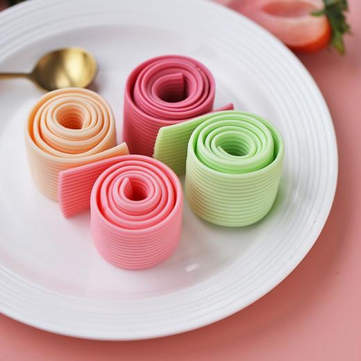 日本进口  萨可爱长款软糖32.9g葡萄味桃子味乳酸菌味零食 商品图3