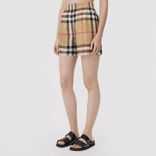 BURBERRY 巴宝莉 女士格纹丝质休闲短裤 典藏米色格子 8052748 A7028 商品图1