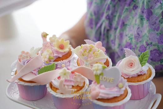 love花卉纸杯蛋糕 商品图0