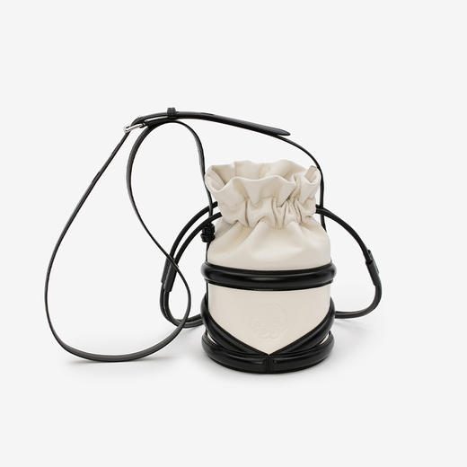 ALEXANDER MCQUEEN 亚历山大麦昆 女士小牛皮 Soft Curve 柔软曲线斜挎单肩包 混色 696811 1AXAF 9290 商品图1