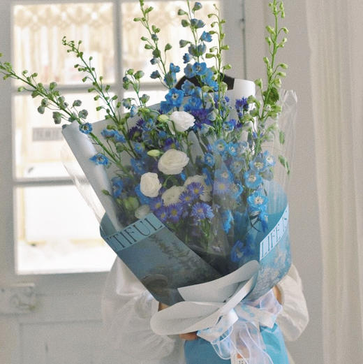 《自由飞翔》蓝色大飞燕花束 商品图2