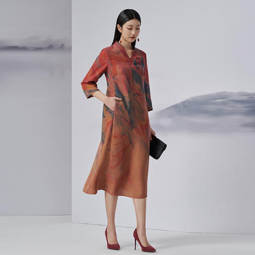 TANGY Collection/天意精品2022年秋冬新品时色系列茛绸桑蚕丝连衣裙 商品图1